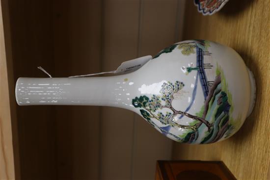 A Chinese famille verte bottle-shaped vase, Kangxi mark, Republic period H 31cm